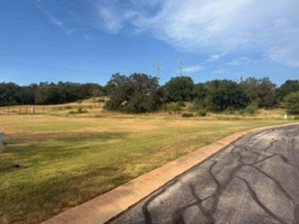 107 James CIR, Horseshoe Bay, TX 78657