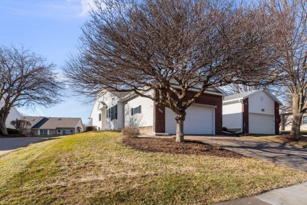 Image 1 of property listing at 802 Falcon Drive 0, Le Claire, IA 52753