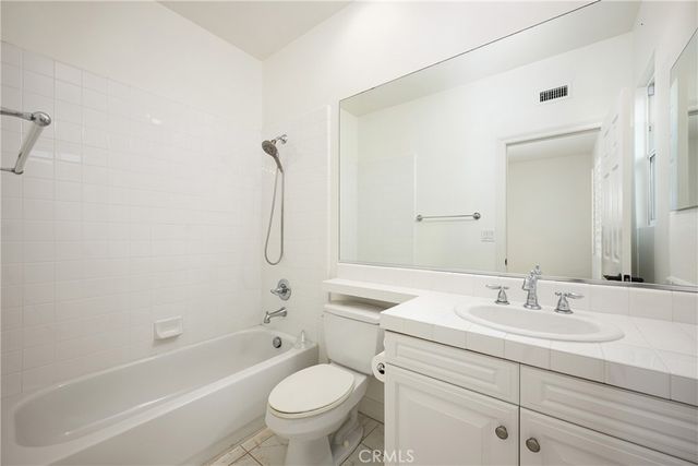 25 Hallcrest, Ladera Ranch, CA 92694