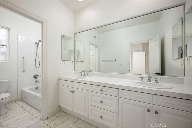 25 Hallcrest, Ladera Ranch, CA 92694