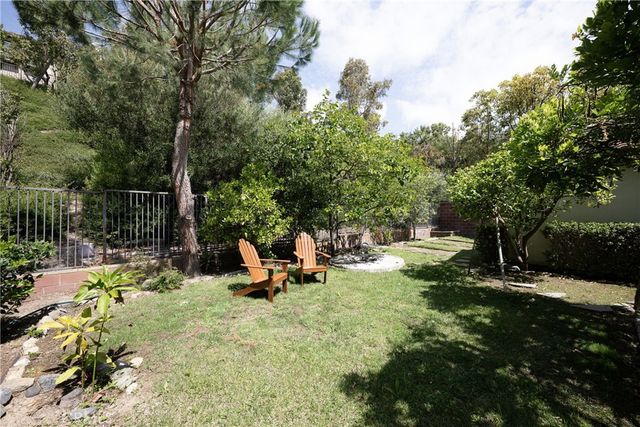 25 Hallcrest, Ladera Ranch, CA 92694