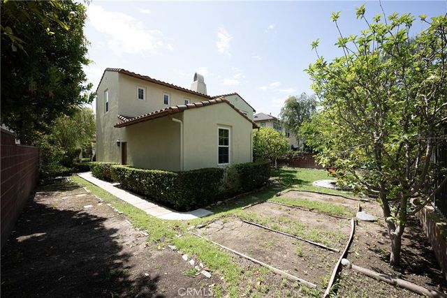25 Hallcrest, Ladera Ranch, CA 92694