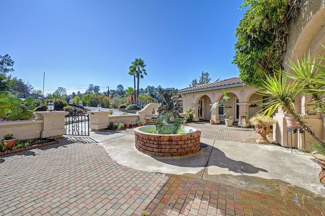 2501 Calle Fresca, Cool, CA 95614