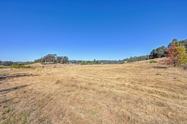 2501 Calle Fresca, Cool, CA 95614