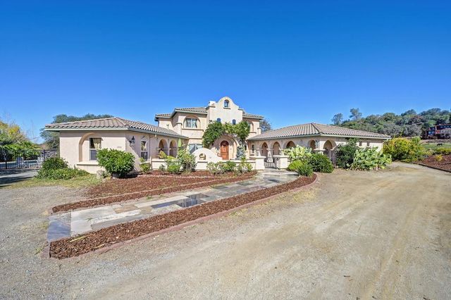 2501 Calle Fresca, Cool, CA 95614