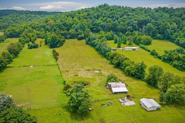 1653 Lester Flatt Rd, Sparta, TN 38583