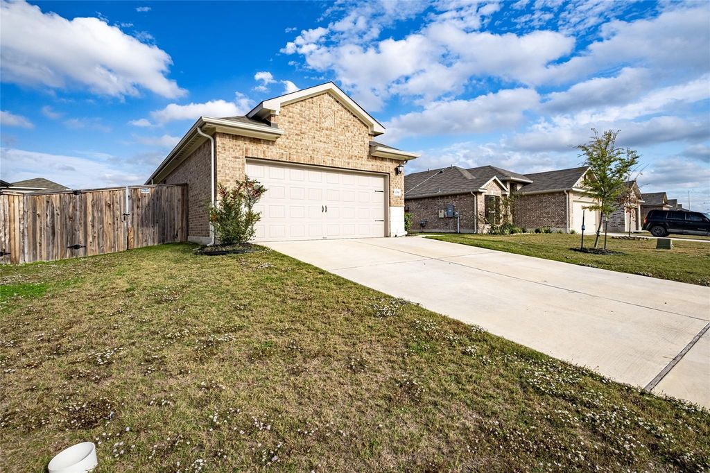 12310 Silverstream LN, Manor, TX 78653