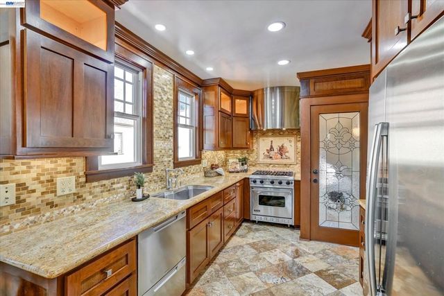 1820 Yale Dr, Alameda, CA 94501