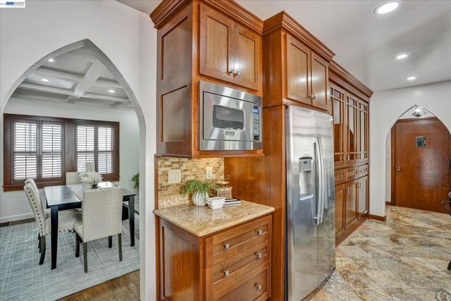 1820 Yale Dr, Alameda, CA 94501