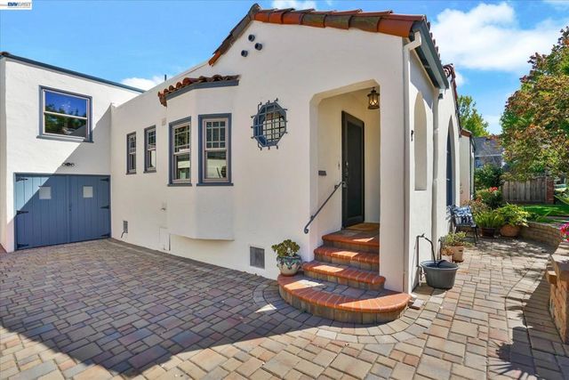 1820 Yale Dr, Alameda, CA 94501