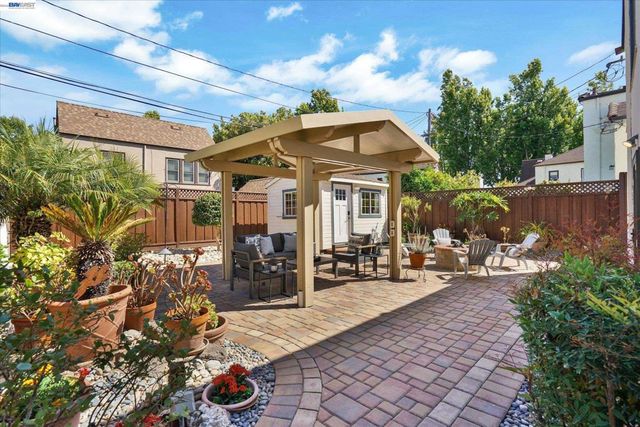 1820 Yale Dr, Alameda, CA 94501