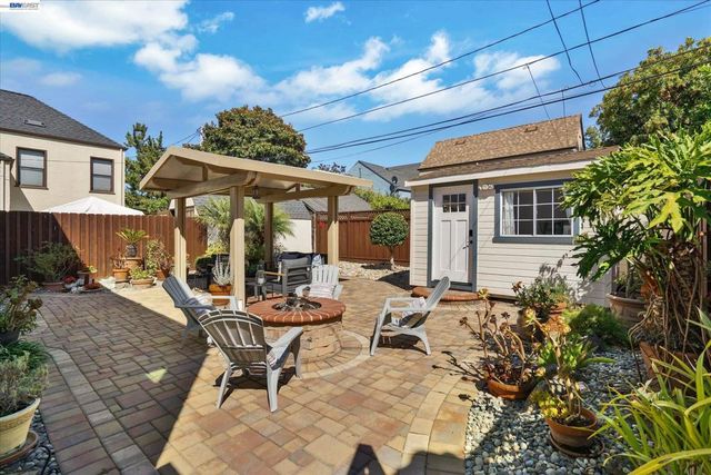 1820 Yale Dr, Alameda, CA 94501