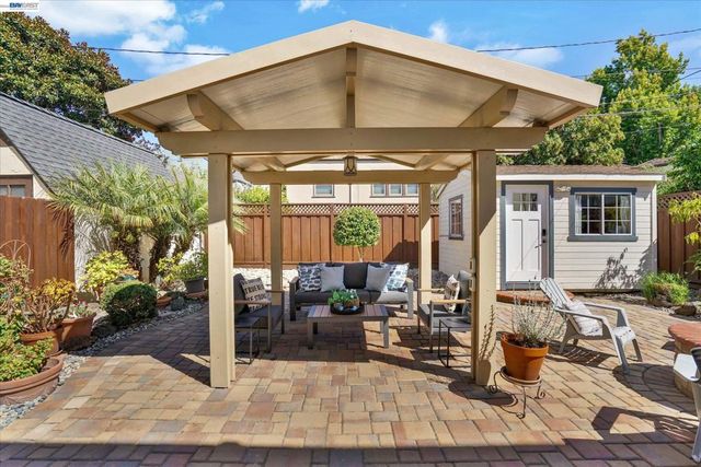 1820 Yale Dr, Alameda, CA 94501