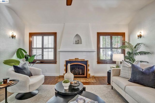 1820 Yale Dr, Alameda, CA 94501