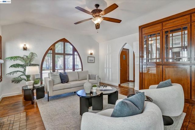 1820 Yale Dr, Alameda, CA 94501