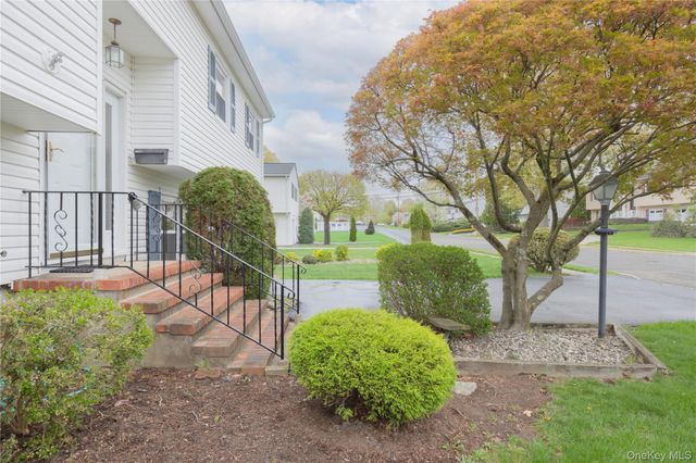 54 Meyer Oval, Pearl River, NY 10965
