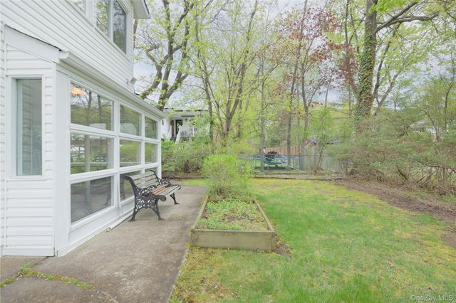 54 Meyer Oval, Pearl River, NY 10965