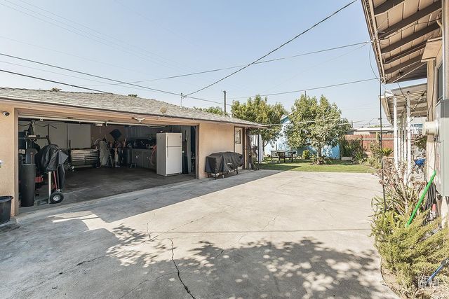 4704 E Tulare Street, Fresno, CA 93702