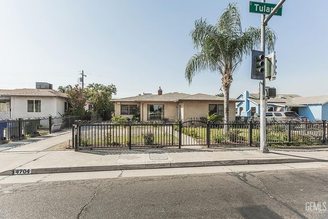 4704 E Tulare Street, Fresno, CA 93702