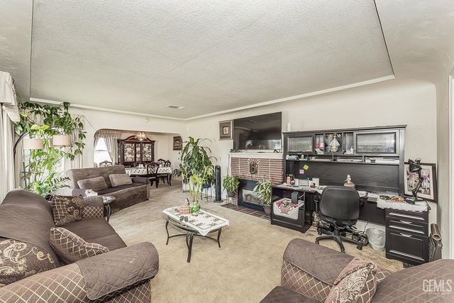 4704 E Tulare Street, Fresno, CA 93702