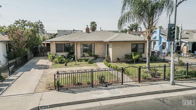 4704 E Tulare Street, Fresno, CA 93702