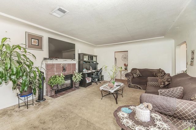 4704 E Tulare Street, Fresno, CA 93702