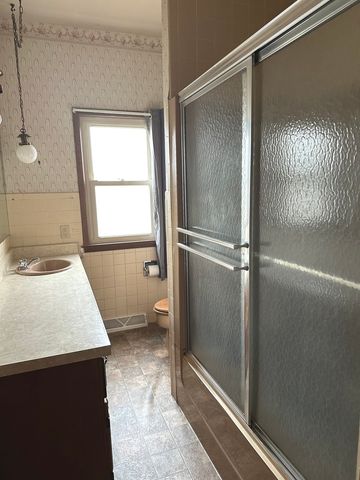 303 S Pleasant Street, Princeton, IL 61356