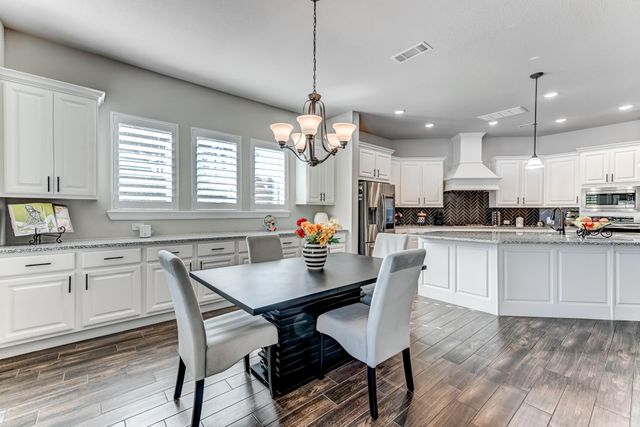 404 Summit Ridge Court, Conroe, TX 77318