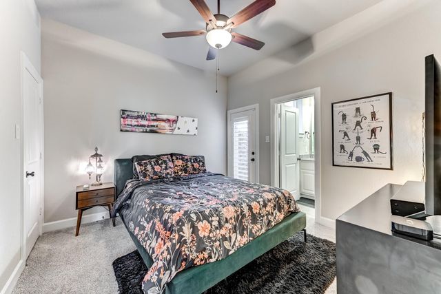 404 Summit Ridge Court, Conroe, TX 77318