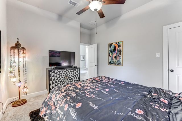 404 Summit Ridge Court, Conroe, TX 77318