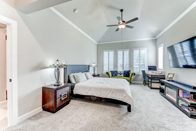 404 Summit Ridge Court, Conroe, TX 77318