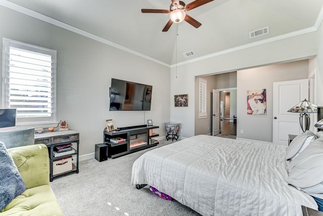 404 Summit Ridge Court, Conroe, TX 77318