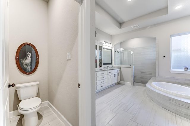 404 Summit Ridge Court, Conroe, TX 77318