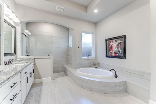 404 Summit Ridge Court, Conroe, TX 77318