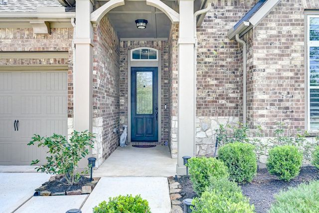 404 Summit Ridge Court, Conroe, TX 77318