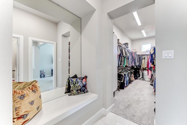 404 Summit Ridge Court, Conroe, TX 77318