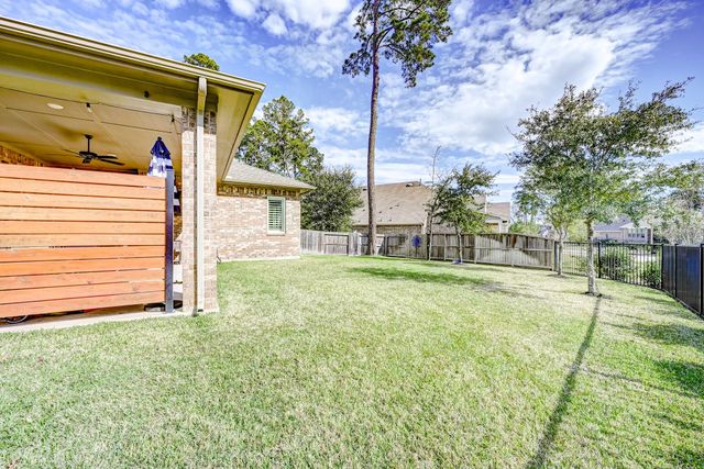 404 Summit Ridge Court, Conroe, TX 77318