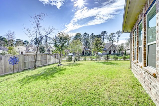404 Summit Ridge Court, Conroe, TX 77318