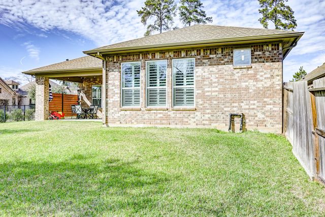 404 Summit Ridge Court, Conroe, TX 77318