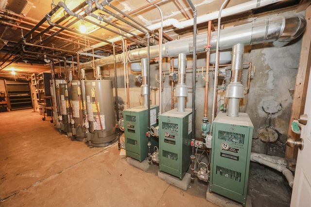 64 Bremen St, Boston, MA 02128