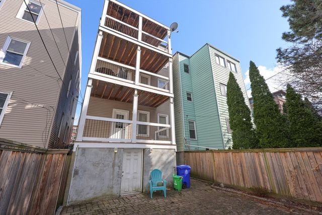 64 Bremen St, Boston, MA 02128