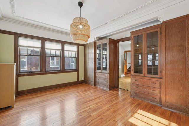 1311 S Layton BOULEVARD, Milwaukee, WI 53215