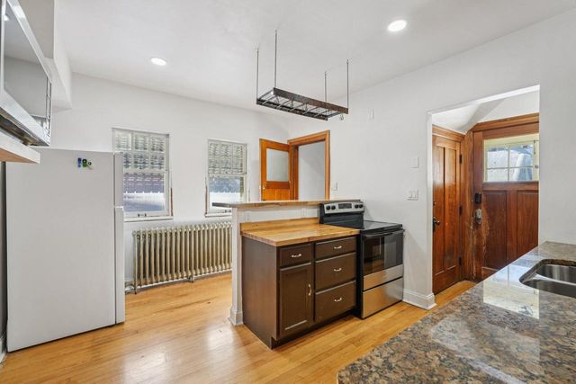 1311 S Layton BOULEVARD, Milwaukee, WI 53215