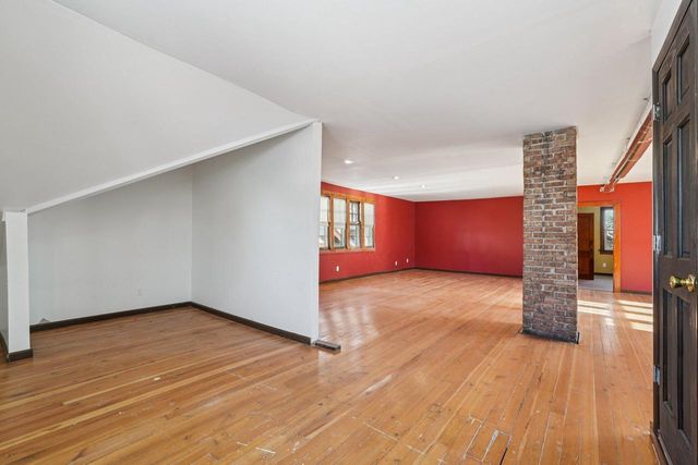 1311 S Layton BOULEVARD, Milwaukee, WI 53215