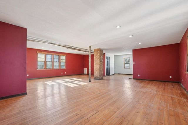 1311 S Layton BOULEVARD, Milwaukee, WI 53215