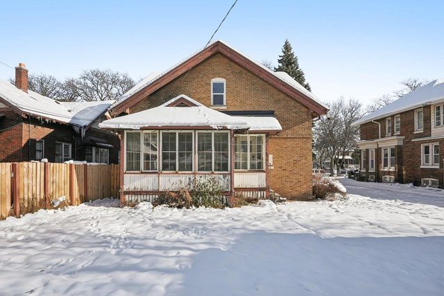 1311 S Layton BOULEVARD, Milwaukee, WI 53215