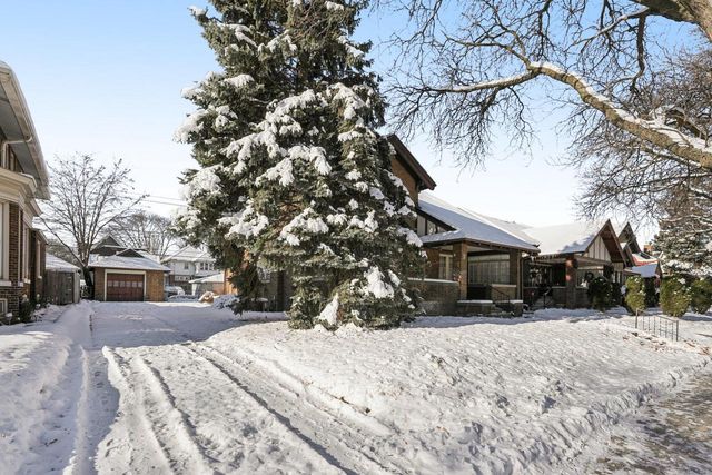 1311 S Layton BOULEVARD, Milwaukee, WI 53215