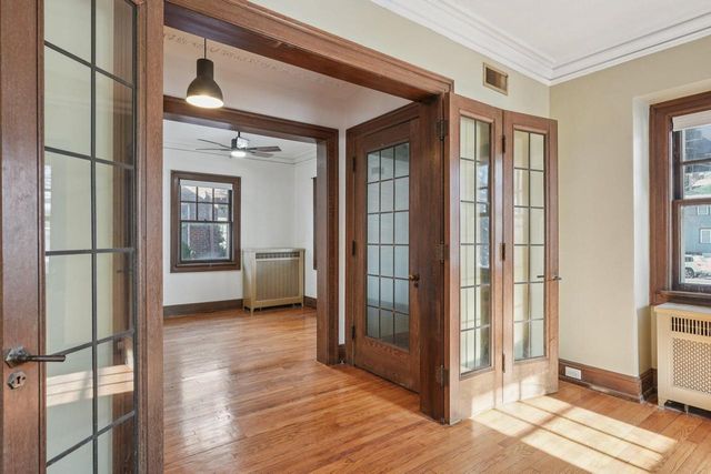 1311 S Layton BOULEVARD, Milwaukee, WI 53215