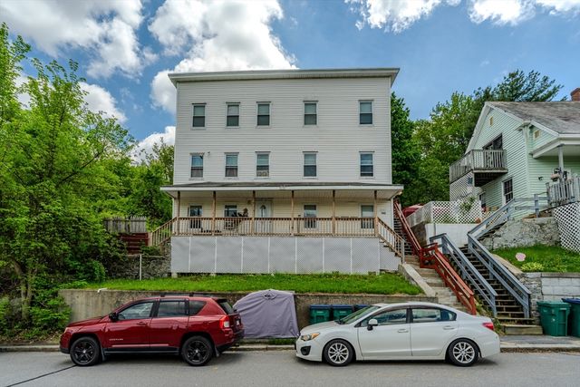 140-142 Leighton St, Fitchburg, MA 01420
