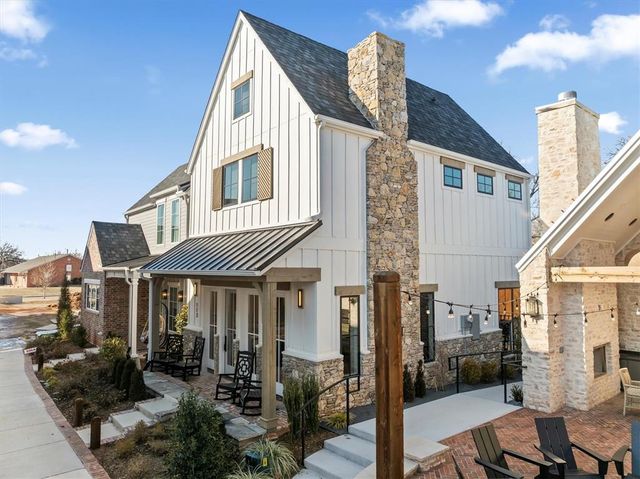 225 W First Street 113, Edmond, OK 73003